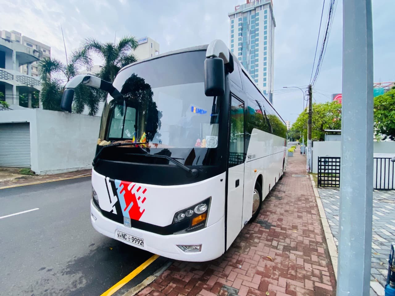 Volvo Side View